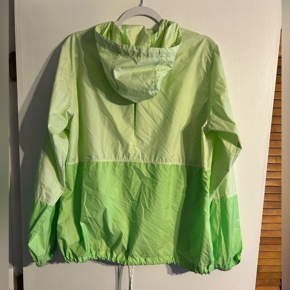 Columbia Lime green zip up windbreaker with pockets, hood and drawstring waist - Picture 6 of 6